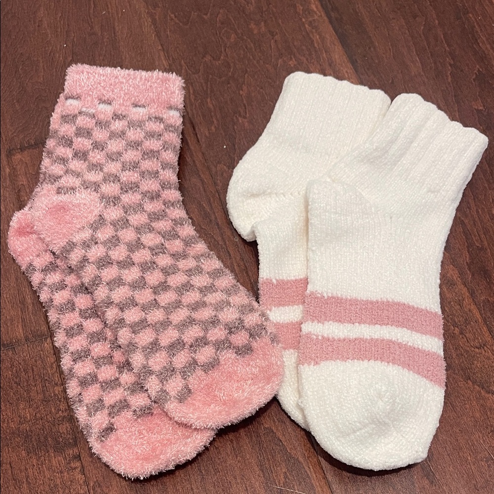 NWOT Ankle Fuzzy Socks